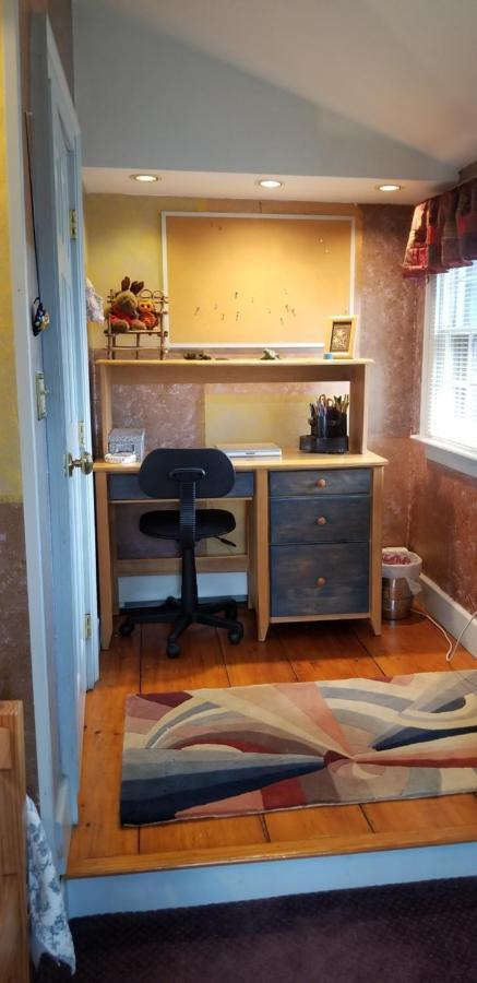 Homestay Widow Avery House