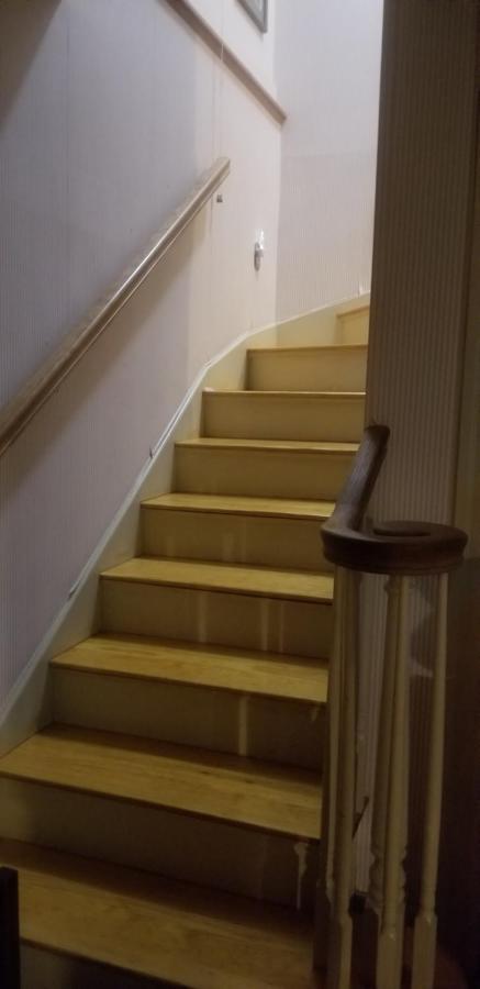 Homestay Widow Avery House