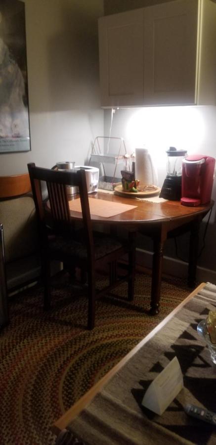 Homestay Widow Avery House *