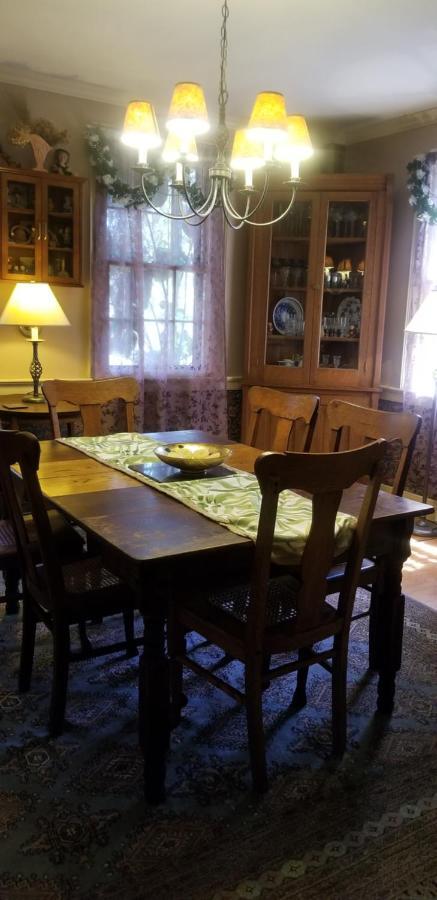 Widow Avery House *